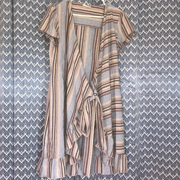 🎉HP🎉Mystree Ruffled Cardigan - Picture 2 of 9